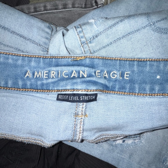 Patched Light wash American Eagle High-Rise Jeggings! - Picture 4 of 5
